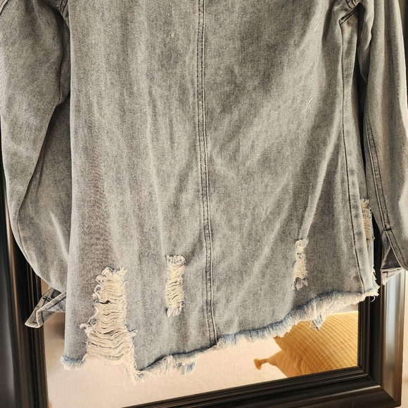 Jean Jacket/Button Up - Picture 6 of 6